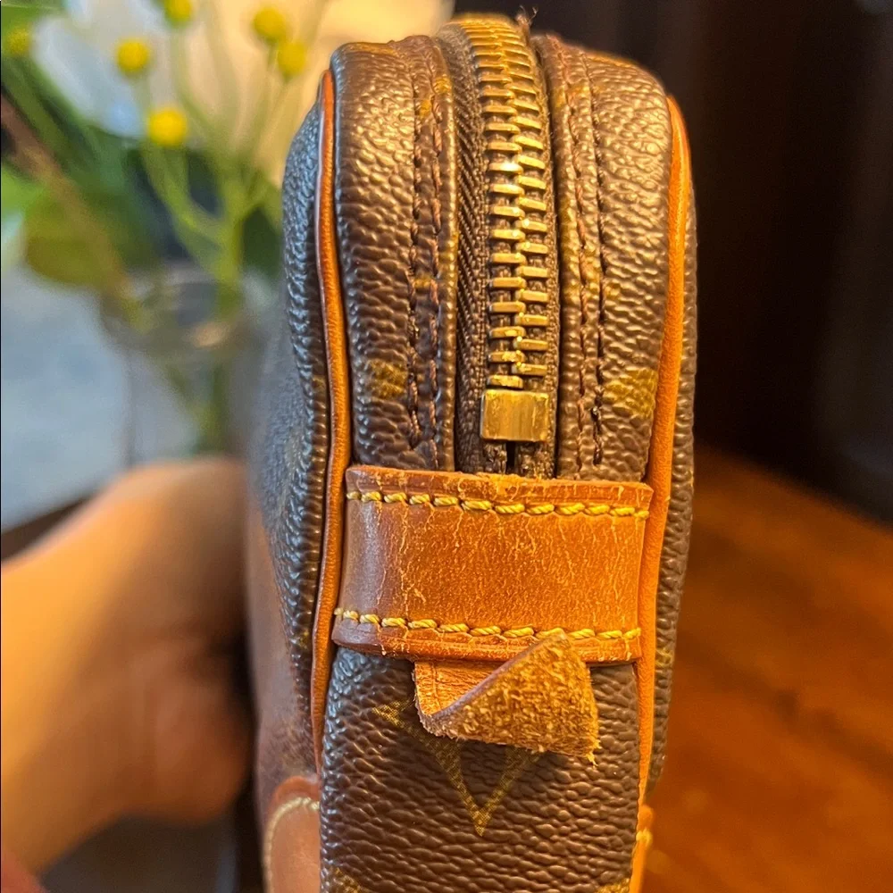 SOLD!!! Authentic Vintage Louis Vuitton Brown and Tan Monogram Clutch/Bag - Picture 6 of 17